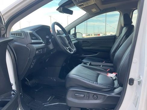 Used 2024 Honda Odyssey EX-L image 2