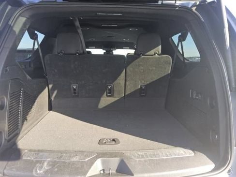 Used 2025 Chevrolet Suburban Premier AWD/4WD image 4