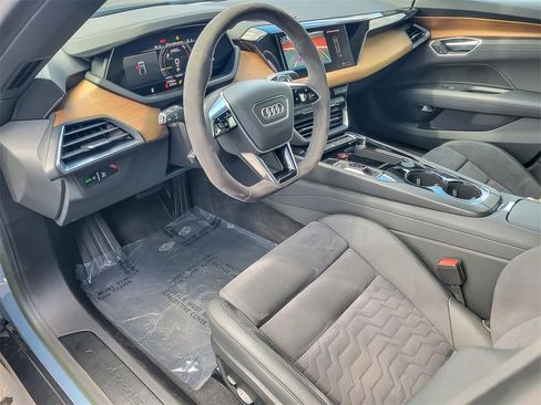 Used 2023 Audi e-tron GT Premium Plus image 10