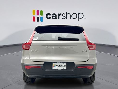 Used 2025 Volvo XC40 B5 Plus AWD/4WD image 4