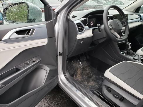 New 2026 Volkswagen Taos SE AWD/4WD image 6