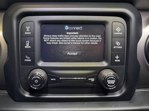 Used 2018 Jeep Wrangler Sport AWD/4WD image 31