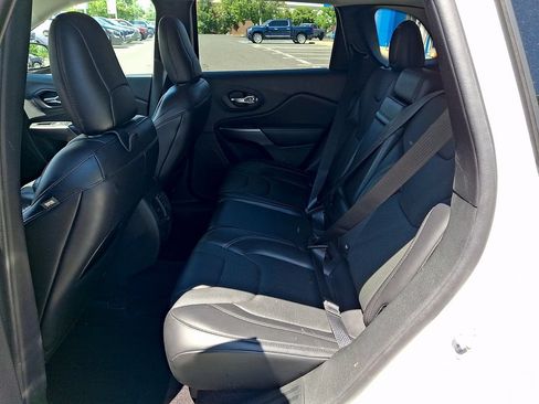 Used 2019 Jeep Cherokee Limited AWD/4WD image 10