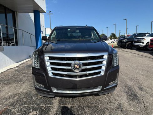 Used 2015 Cadillac Escalade Premium AWD/4WD image 2