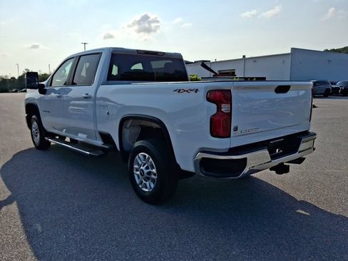 Used 2025 Chevrolet Silverado 2500 LT w/ Convenience Package AWD/4WD image 4