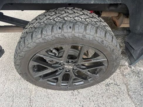 Used 2021 Chevrolet Silverado 1500 Custom Trail Boss AWD/4WD image 14