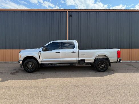 Used 2024 Ford F350 XLT AWD/4WD image 3