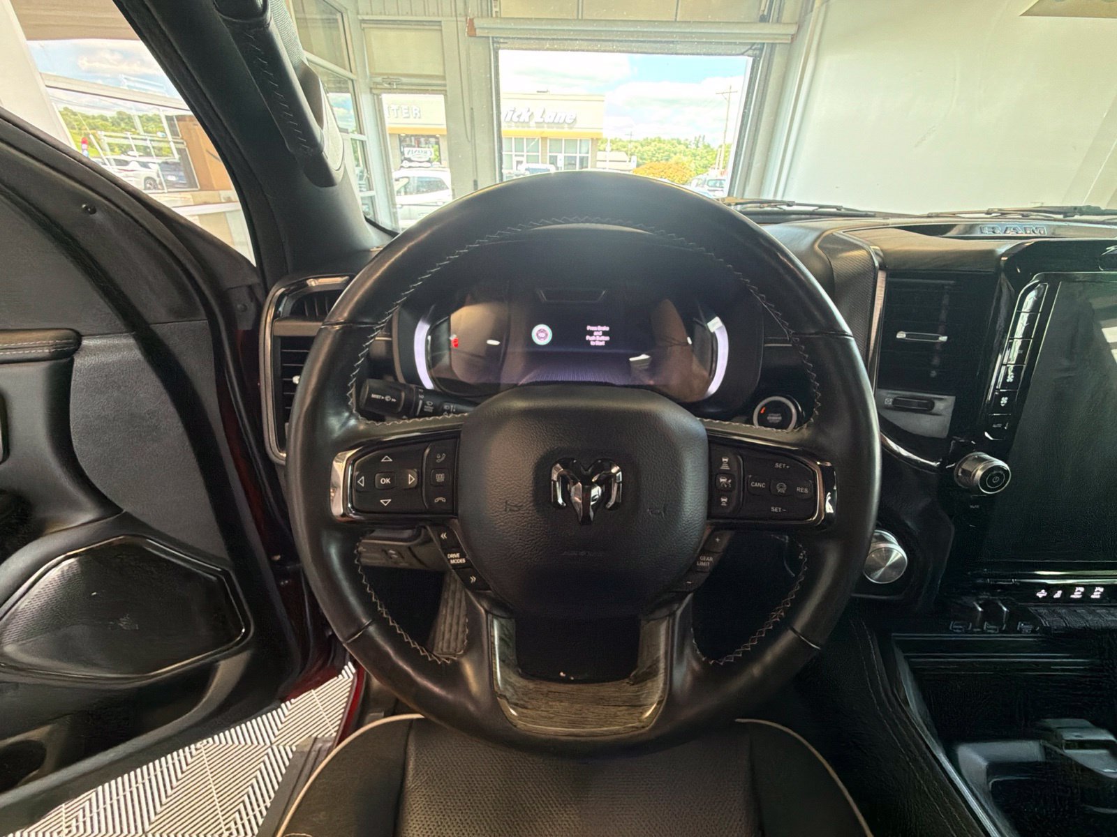 Used 2025 RAM 1500 Limited AWD/4WD image 19