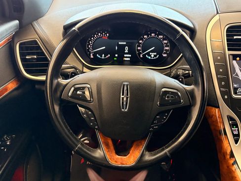 Used 2017 Lincoln MKX Select w/ Select Plus Package image 28