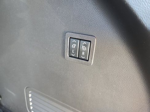 Used 2023 Buick Enclave Avenir w/ Avenir Technology Package image 21