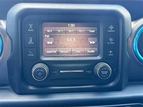 Used 2021 Jeep Gladiator Willys image 15