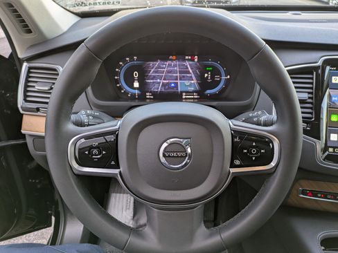 Certified 2023 Volvo XC90 T8 Plus w/ Protection Package Premier image 16