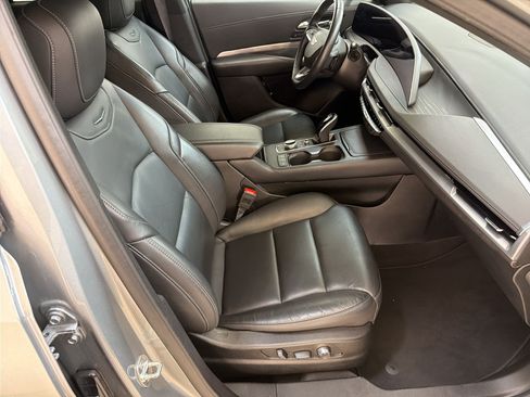 Certified 2025 Cadillac XT4 Premium Luxury FWD image 29