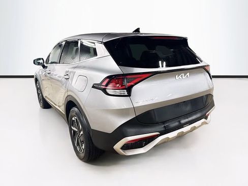 Used 2023 Kia Sportage LX image 5