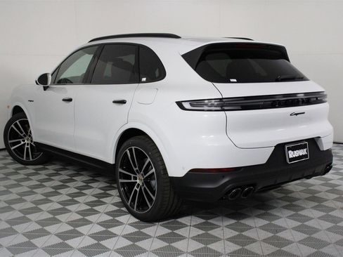 New 2026 Porsche Cayenne E-Hybrid image 3