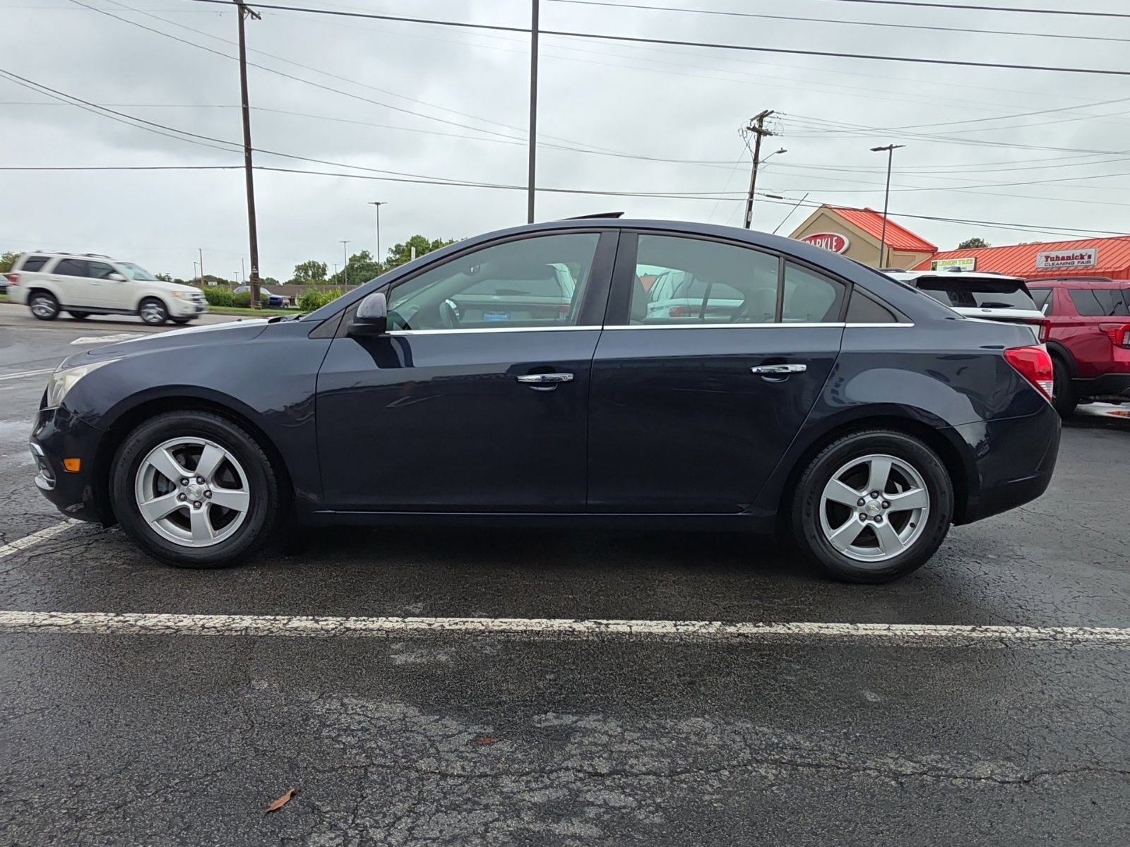 Used 2016 Chevrolet Cruze LT w/ Sun And Sound Package FWD image 9