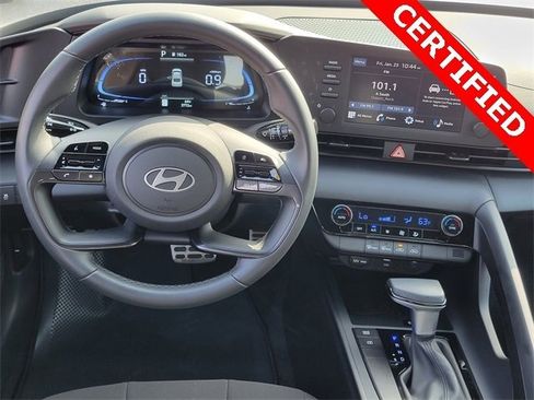 Certified 2025 Hyundai Elantra Sport image 4