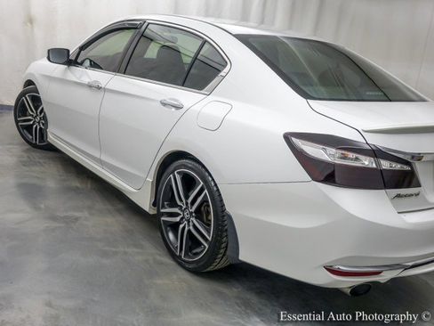 Used 2016 Honda Accord Sport image 10