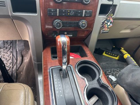 Used 2010 Ford F150 XLT image 25