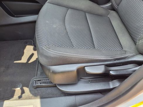 Used 2022 GMC Terrain SLE image 20