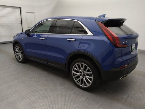 Used 2021 Cadillac XT4 Luxury w/ Cold Weather Package FWD image 3