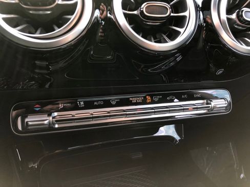 Used 2025 Mercedes-Benz CLA 250 4MATIC image 25