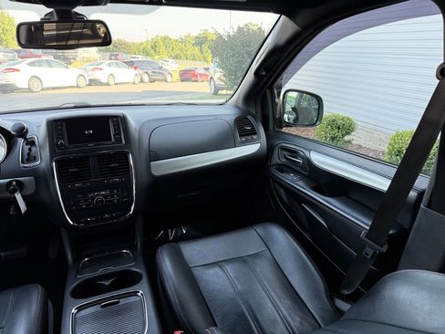 Used 2019 Dodge Grand Caravan GT FWD image 27