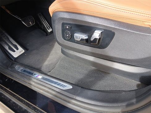 Used 2024 BMW X5 sDrive40i w/ M Sport Package image 11