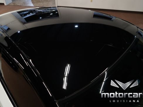 Used 2018 Aston Martin DB11 Coupe image 16