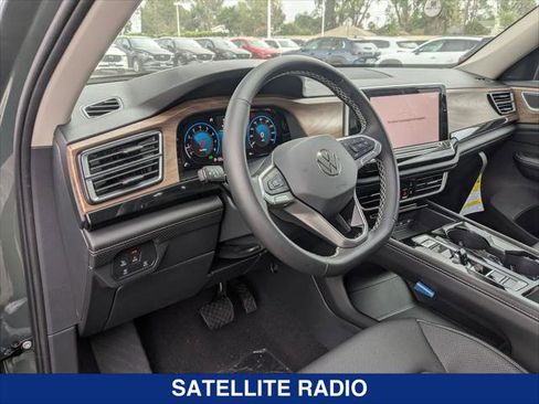 New 2026 Volkswagen Atlas SE image 9