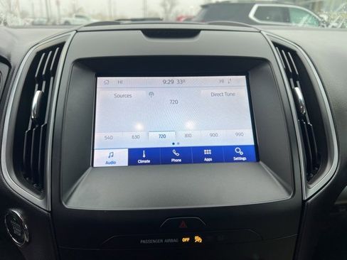 Used 2020 Ford Edge SE image 27
