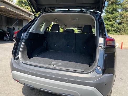 Used 2023 Nissan Rogue SV image 27