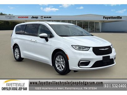 Used 2023 Chrysler Pacifica Touring-L