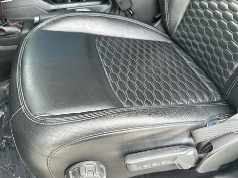 Used 2018 Jeep Wrangler Unlimited Rubicon AWD/4WD image 20