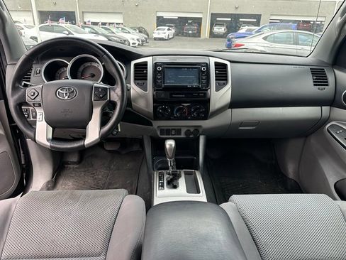 Used 2015 Toyota Tacoma PreRunner w/ TRD Off-Road Package RWD image 9