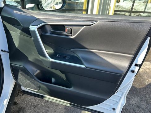Used 2025 Toyota RAV4 LE image 32