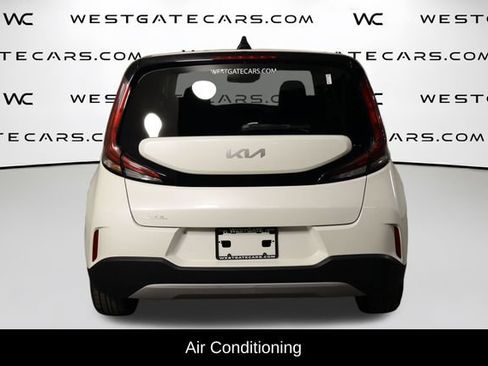 Used 2023 Kia Soul LX FWD image 4