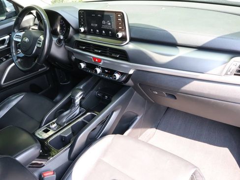Used 2020 Kia Telluride LX AWD/4WD image 37