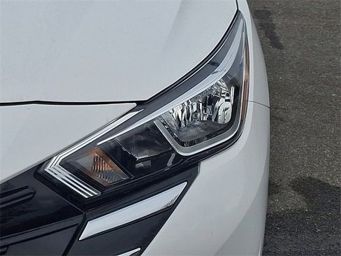 Used 2024 Nissan Versa S w/ S Plus Package image 9