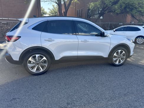 Certified 2025 Ford Escape Platinum AWD/4WD image 13