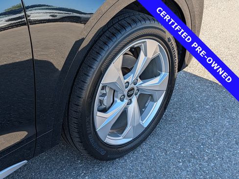 Used 2021 Audi Q5 2.0T Premium Plus w/ Premium Plus Package AWD/4WD image 12