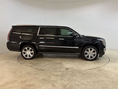 Used 2020 Cadillac Escalade ESV Premium Luxury AWD/4WD image 8