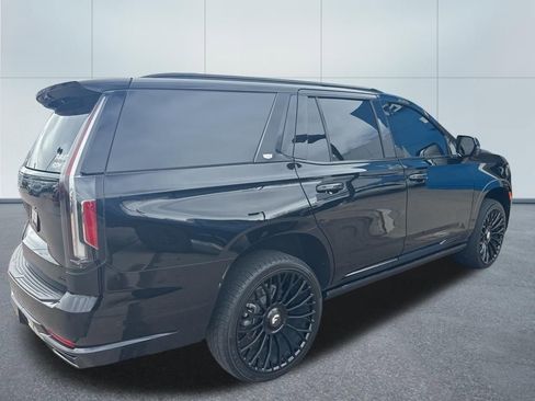 Used 2024 Cadillac Escalade Sport w/ LPO, ONYX Package image 3