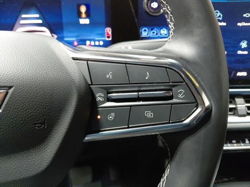 Used 2025 Chevrolet Equinox EV LT w/ Convenience Package FWD image 38