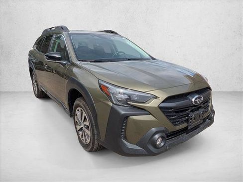 Used 2025 Subaru Outback Premium AWD/4WD image 3