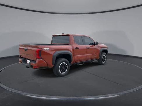 Certified 2025 Toyota Tacoma TRD Off-Road AWD/4WD image 8
