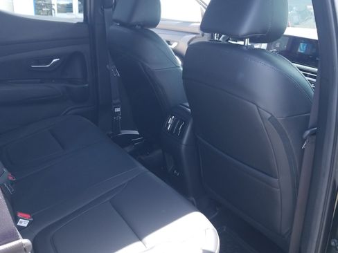 Used 2025 Hyundai Santa Cruz SEL FWD image 14