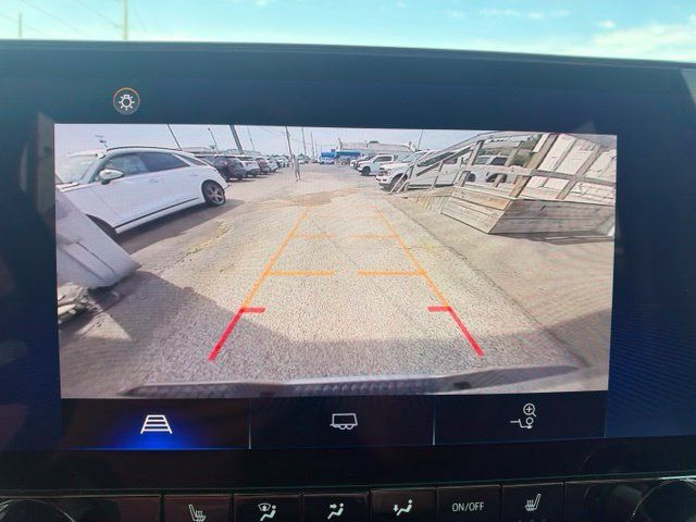 Used 2023 Chevrolet Colorado LT w/ LT Convenience Package II AWD/4WD image 11