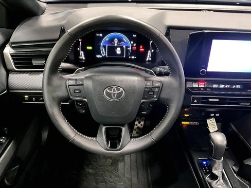 Certified 2025 Toyota Camry SE image 6