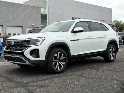 New 2026 Volkswagen Atlas Cross Sport SE FWD image 2